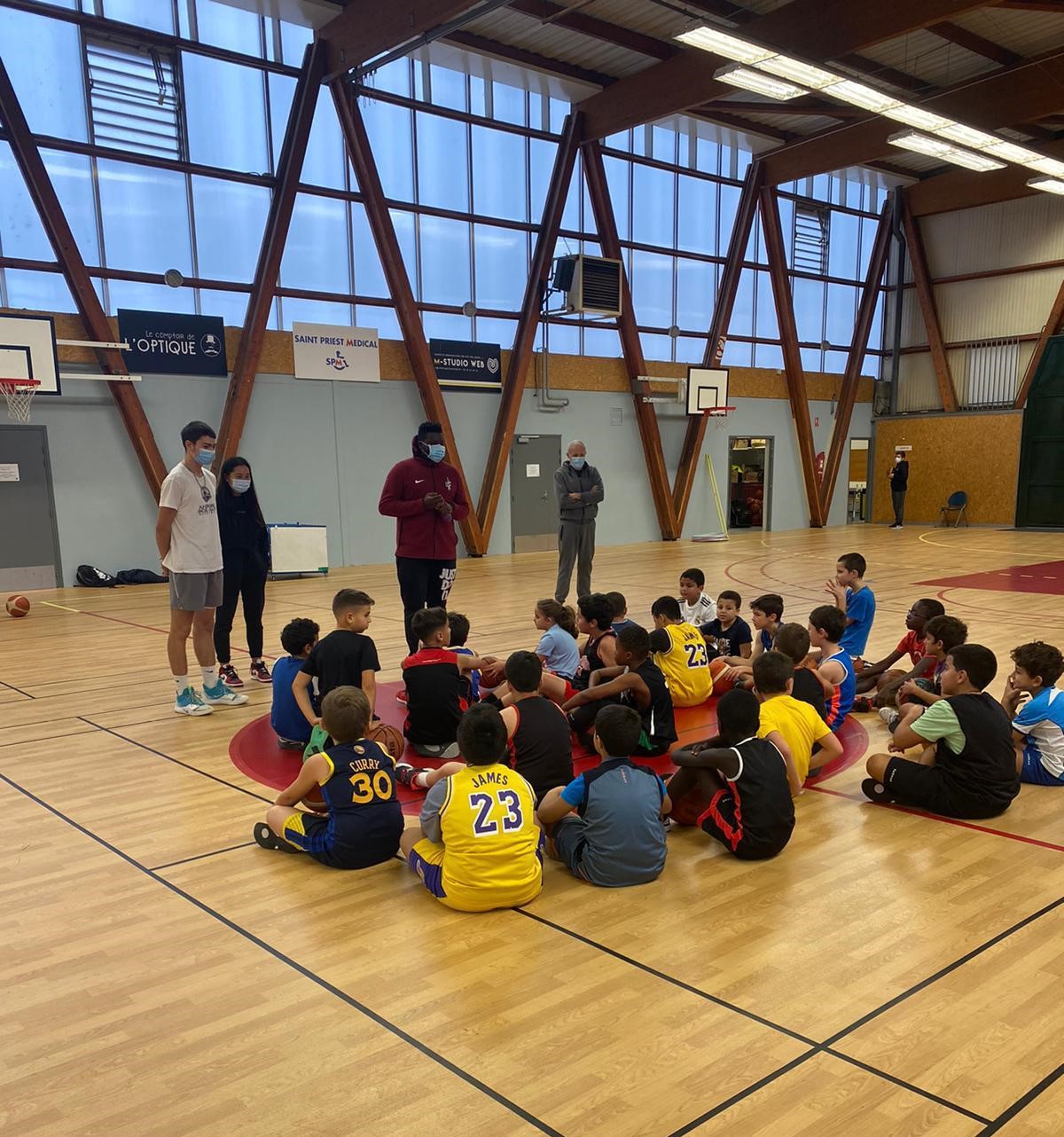 Match de basketball à Saint Priest
