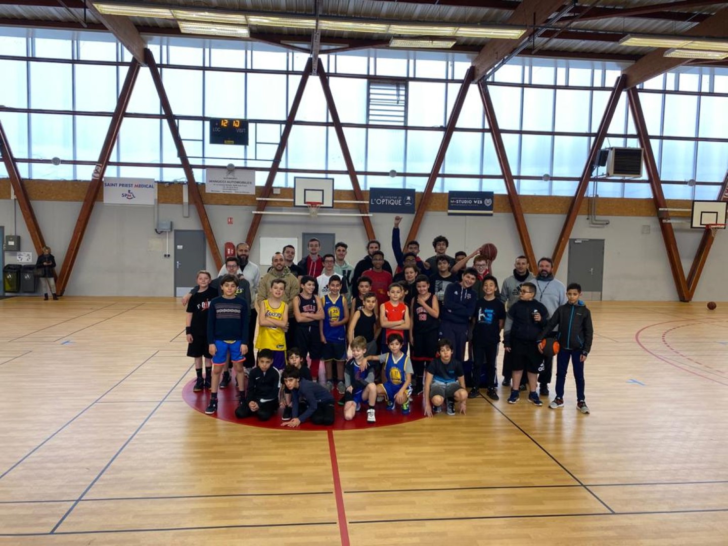 Match de basketball à Saint Priest