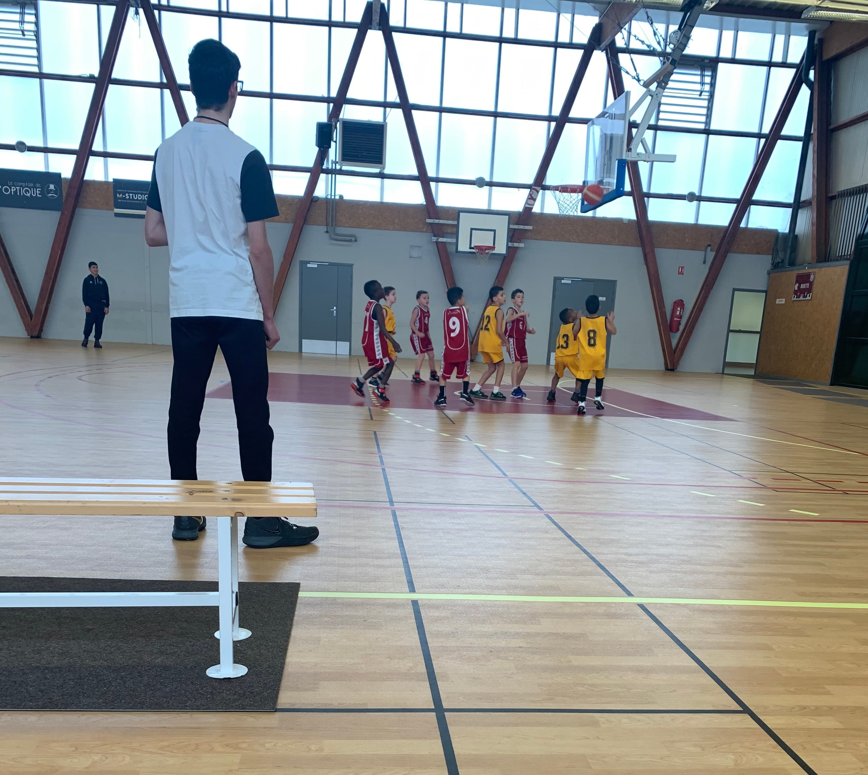 Match de basketball à Saint Priest