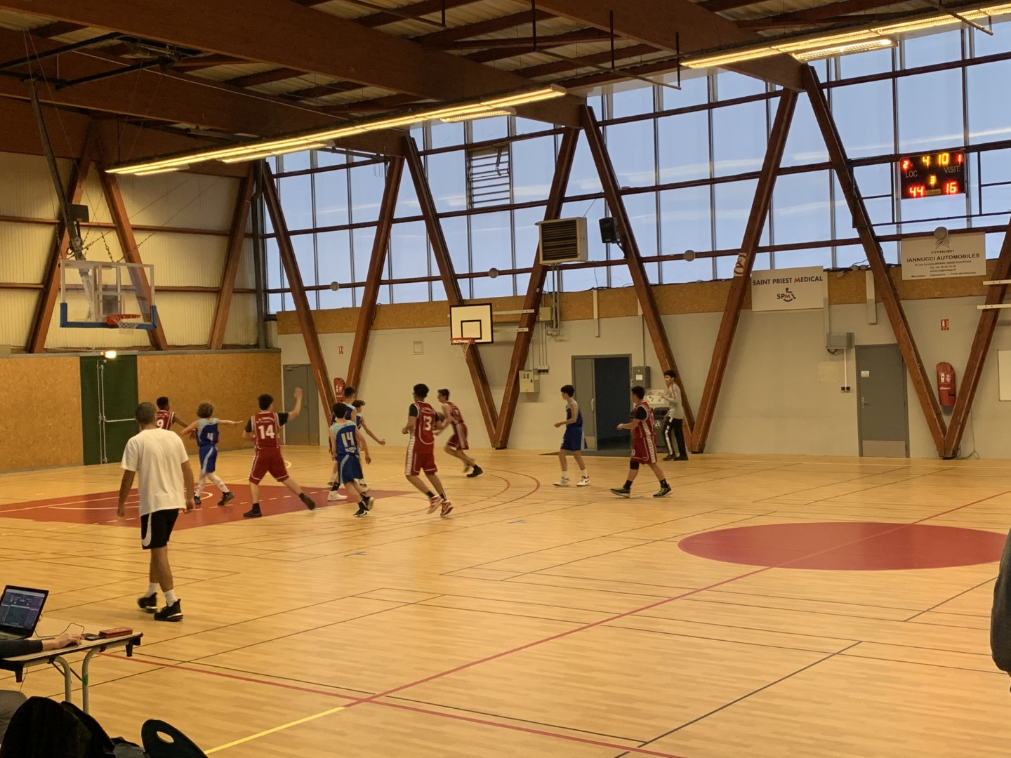 Match de basketball à Saint Priest